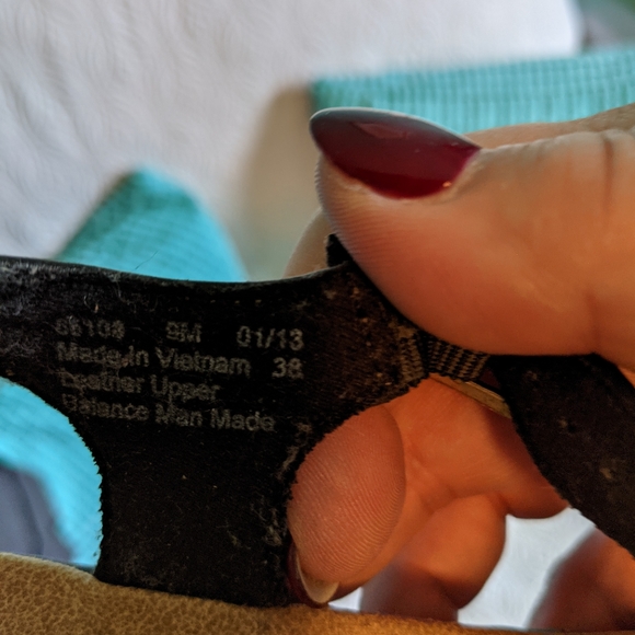 Strappy black low heels. - Picture 6 of 6